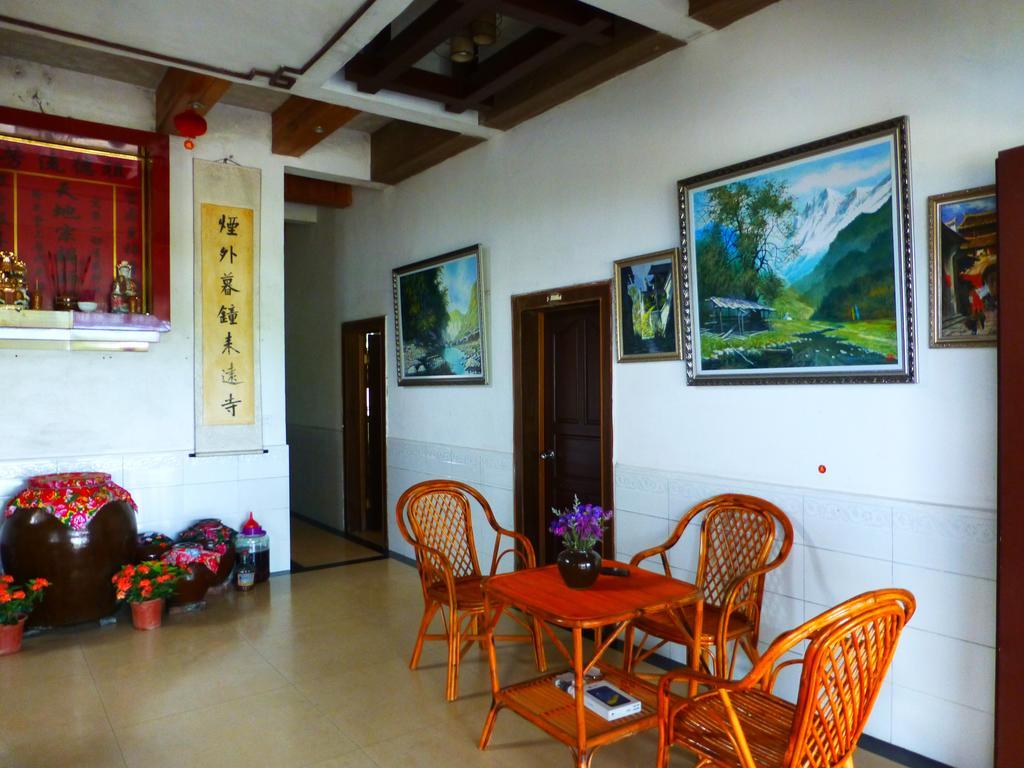 Yangshuo Moon Resort Hotel Esterno foto